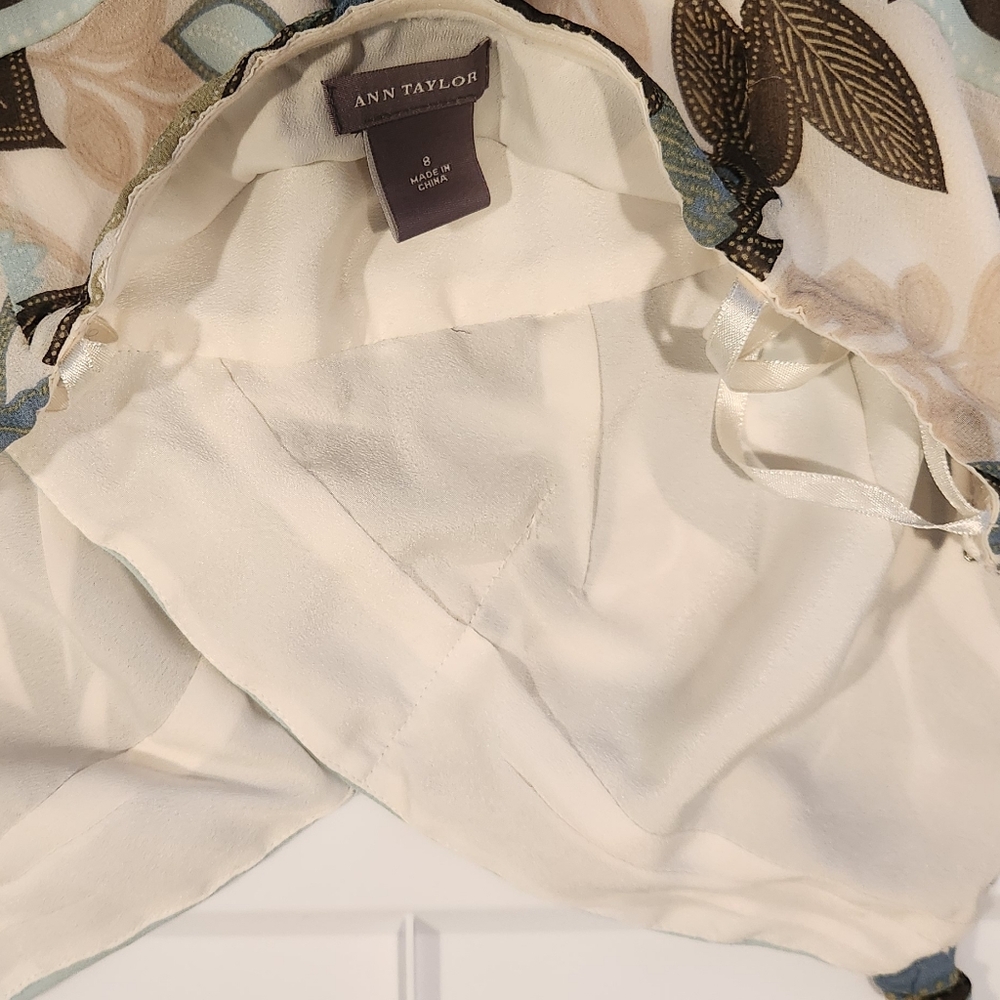 Ann Taylor Floral Halter Top with Blue and Green Accents 100% Silk Sz 8 - Picture 4 of 9